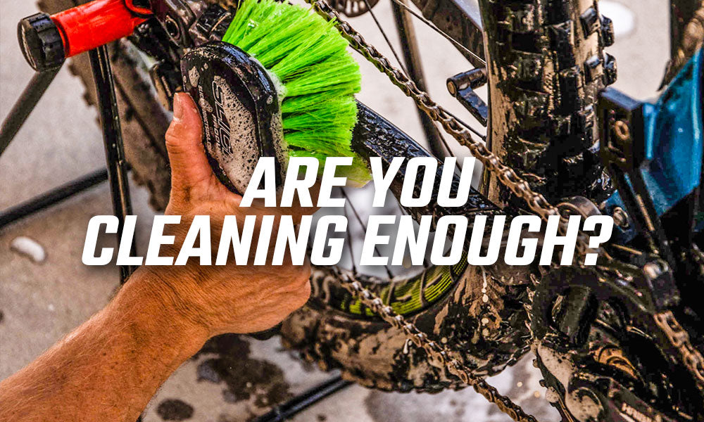 cleaning-mountain-bike